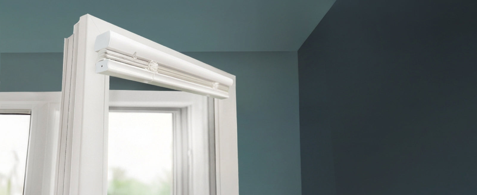 Magnetic Mini Blinds That Actually Stay in Place